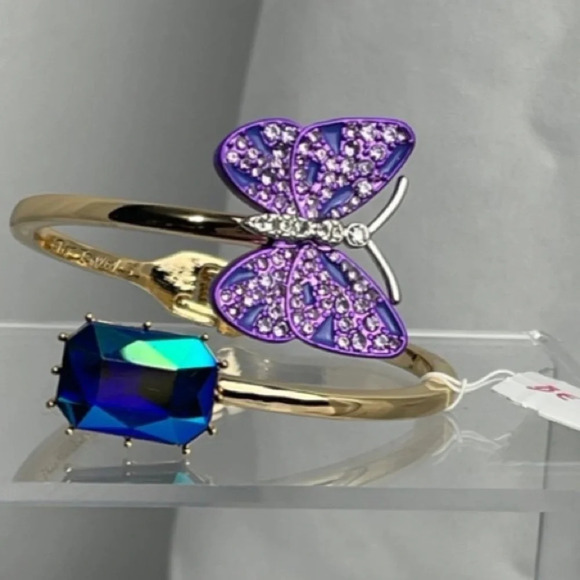 BETSEY JOHNSON Purple Glitter Butterfly & Blue-Green Crystal Hinge Bracelet NWT - Picture 3 of 9